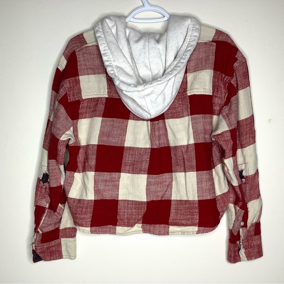 < American Eagle Red Plaid Cropped Hooded Top > - Picture 5 of 5